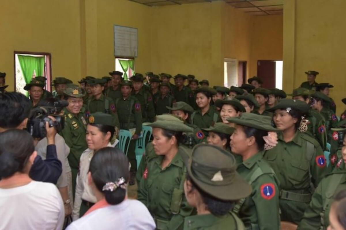 ミャンマー国軍が若い女性を軍隊に採用、部隊強化の一環か