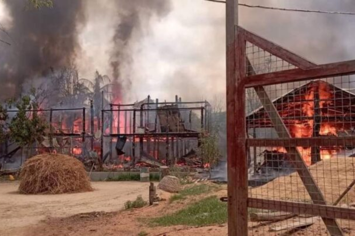 ミャンマー国軍、抵抗勢力の拠点で放火攻撃を強化 97の村で焼き討ち