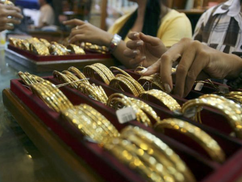 金価格、最高値を記録