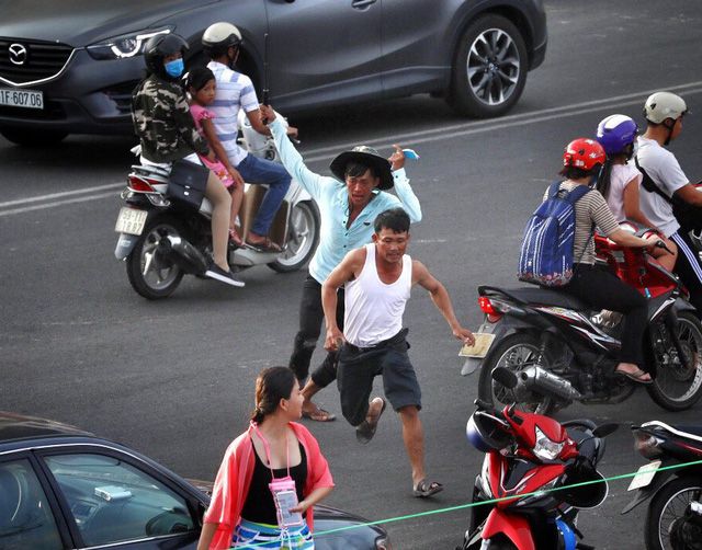 ベトナム南部、駐車場の係員が観光客を襲撃か
