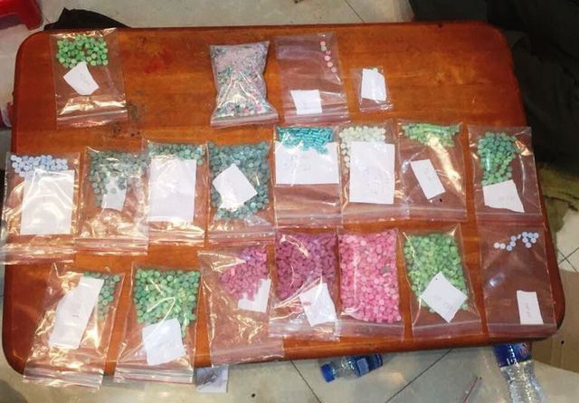 ホーチミン市警察、薬物を製造・販売の疑いで男を逮捕