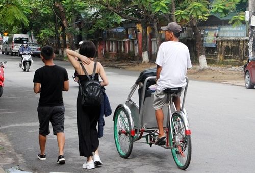 ベトナム中部で人力車「シクロ」がぼったくり、観光客が被害に