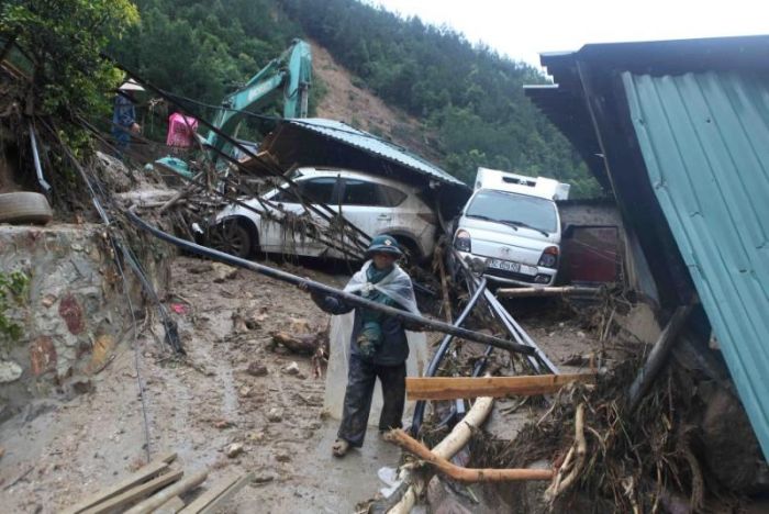 ベトナムの大豪雨による洪水により15人が死亡、今後も大雨が続く模様