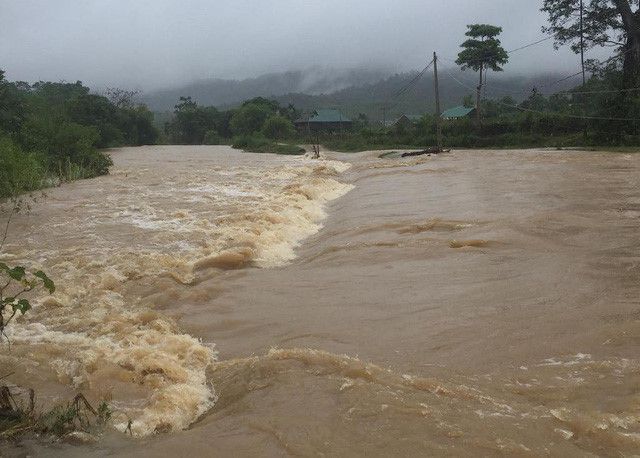 ゲアン省、洪水で複数の集落が孤立か