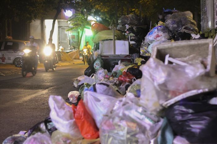 ハノイ、ゴミ処理複合区に対する抗議でゴミ回収されず