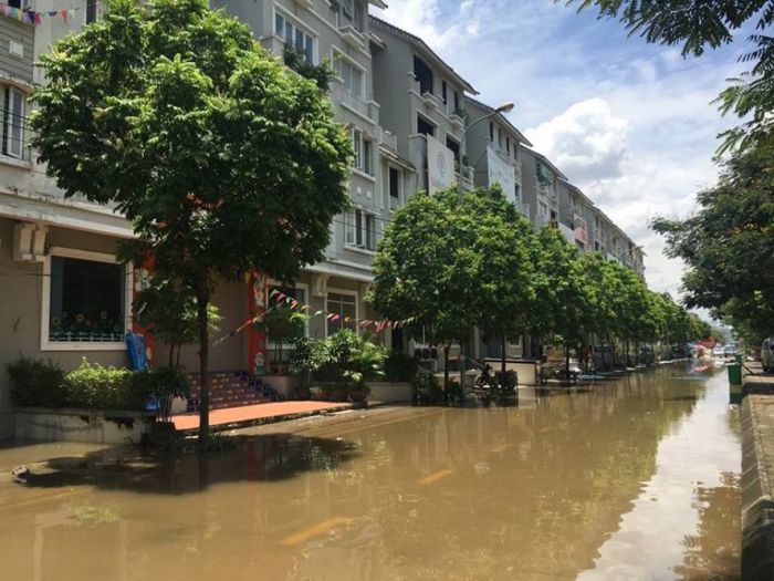 ハノイの高級住宅街、洪水被害が深刻に