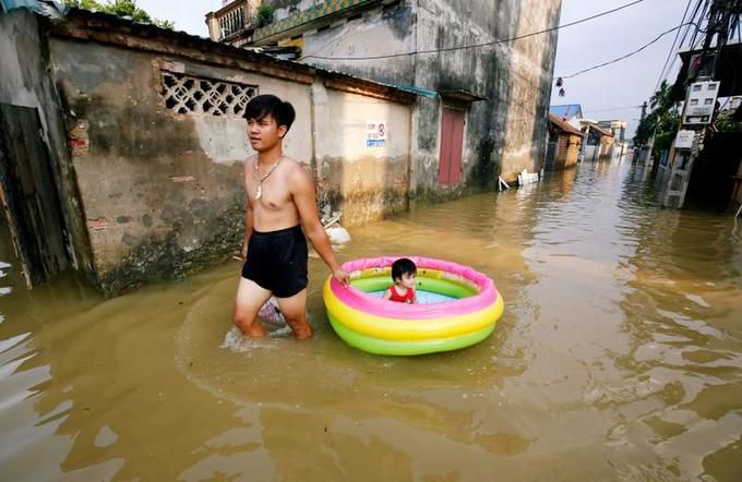 ハノイ、洪水で1万4000世帯に避難指示か