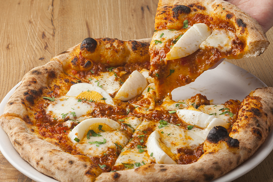 ハロウィンはピッツァが半額！！日本人にも大人気のイタリアンをお得に楽しむチャンス【Pizza LOGiC】