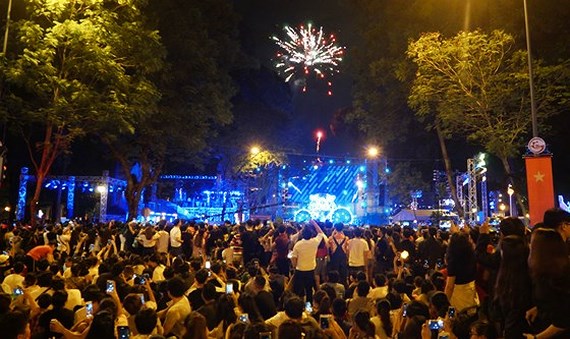 ベトナム各都市、新年のイベントで盛り上がる