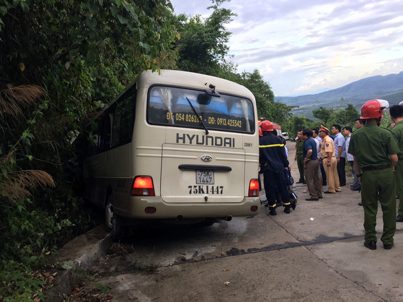ベトナム中部でシンガポール人乗せたバスが事故、18人負傷