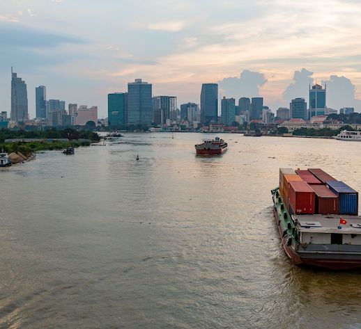 ベトナム経済、2029年にもシンガポール経済超えか