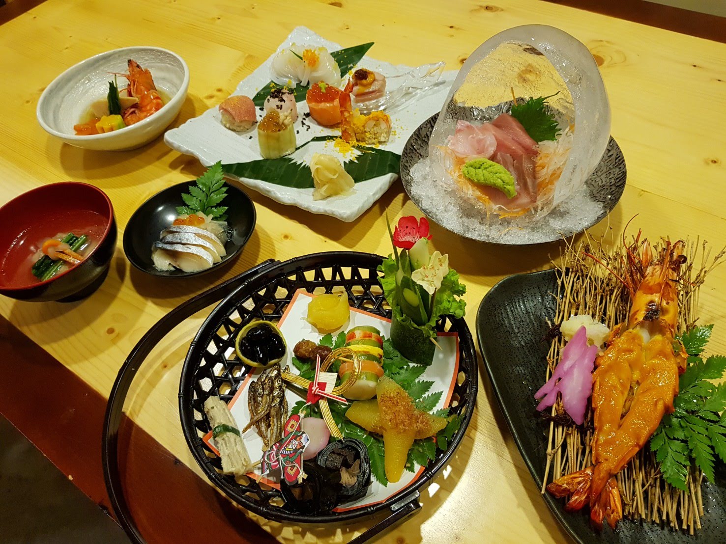 ダナン【鮨兵衛】年始は本格おせち料理を!数量限定!おせち料理コース