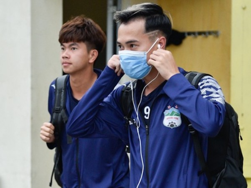 ベトナムのサッカー選手、新型コロナ感染拡大防止を支援