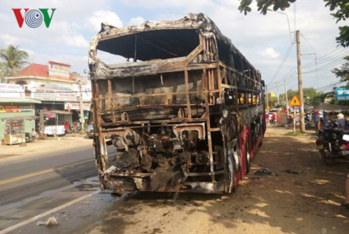 Dong Nai省で観光バスが大爆発