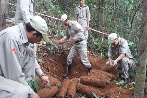 ベトナム中部で米国産の不発弾を発見。未だ、頻繁に爆発発生か