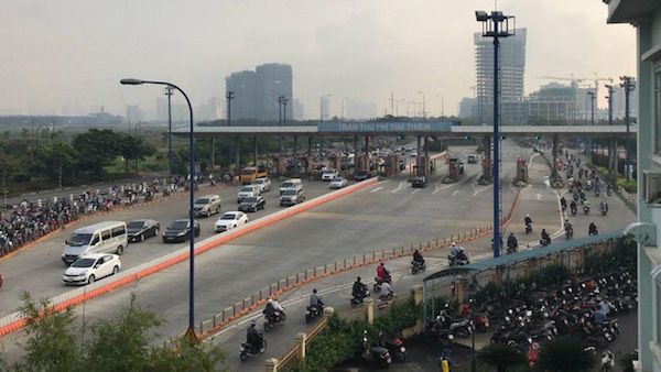 サイゴン川トンネルの四輪車の通行を一時的に禁止へ