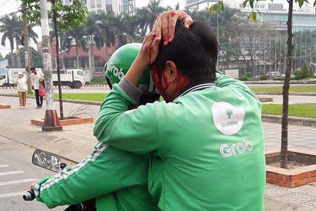 ベトナム南部、「セオム」がGrabバイクのドライバーに暴行