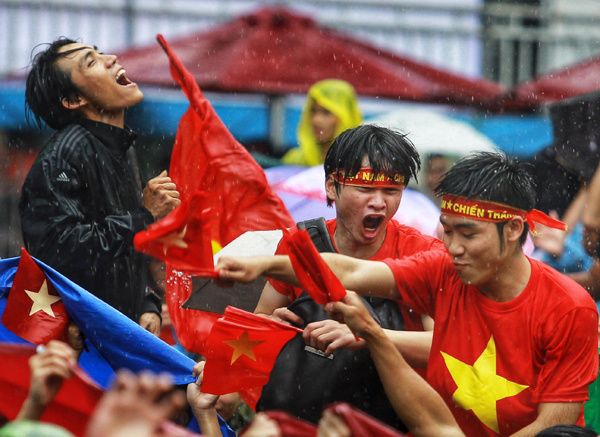 U23準決勝、ベトナムチームの勝利で全国のファン歓喜 大観衆の中には副首相の姿も