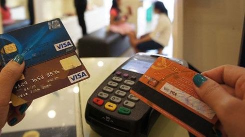 18歳以下の子供にクレジットカード発行を許可 キャッシュレス化を推進