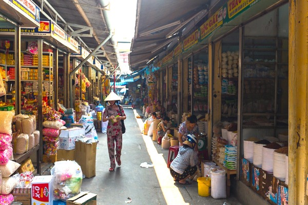 ダナン,コン市場