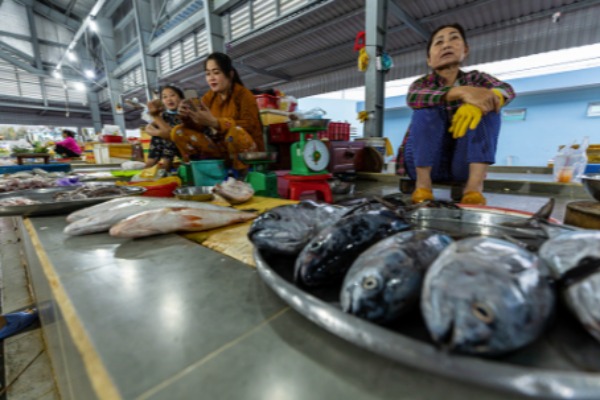 ダナン,コン市場