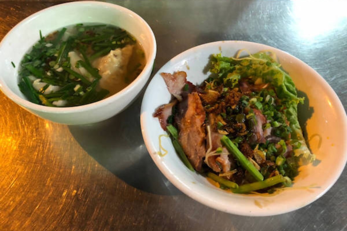 地元の人イチオシ!水餃子と中華麺が美味しいローカルレストラン!