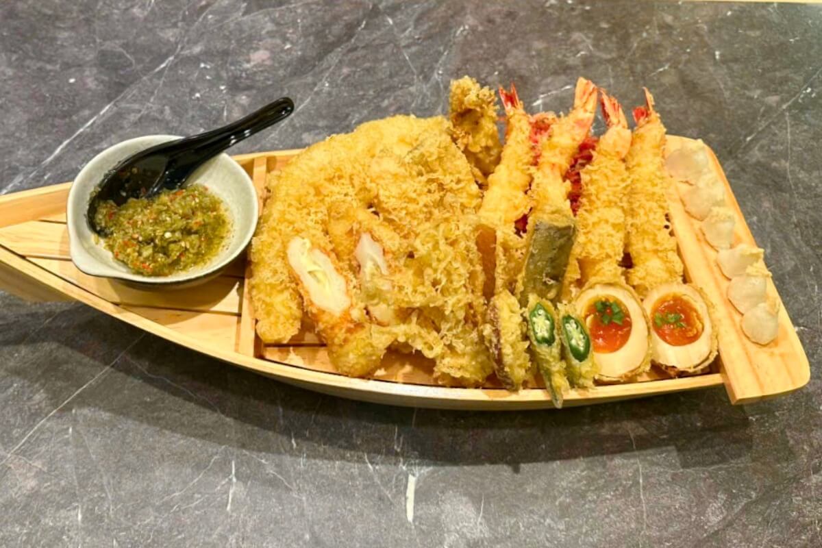25年7月|浅草の味がダナンに上陸! 本格的な天麩羅を「秋光」で