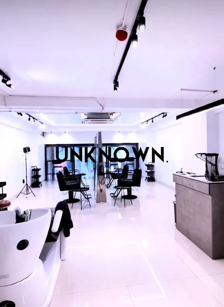 アンノウン（UNKNOWN）の店内イメージ