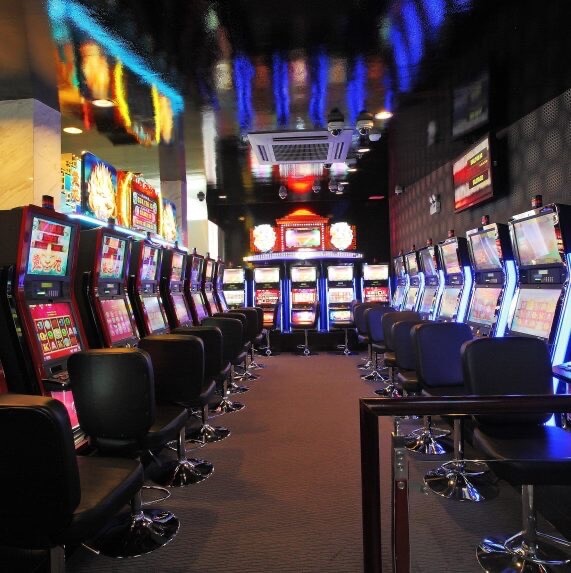 Paradise Club（First Hotel内）
