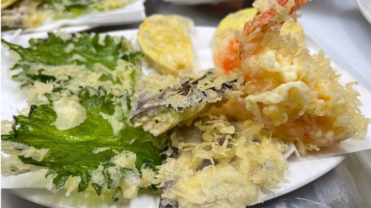 ビアホイ富士のビールと大衆酒場の雰囲気が伝わる写真 3