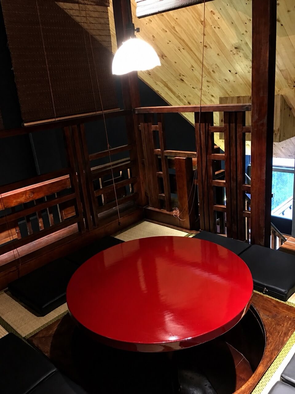 わか葉の和風店内