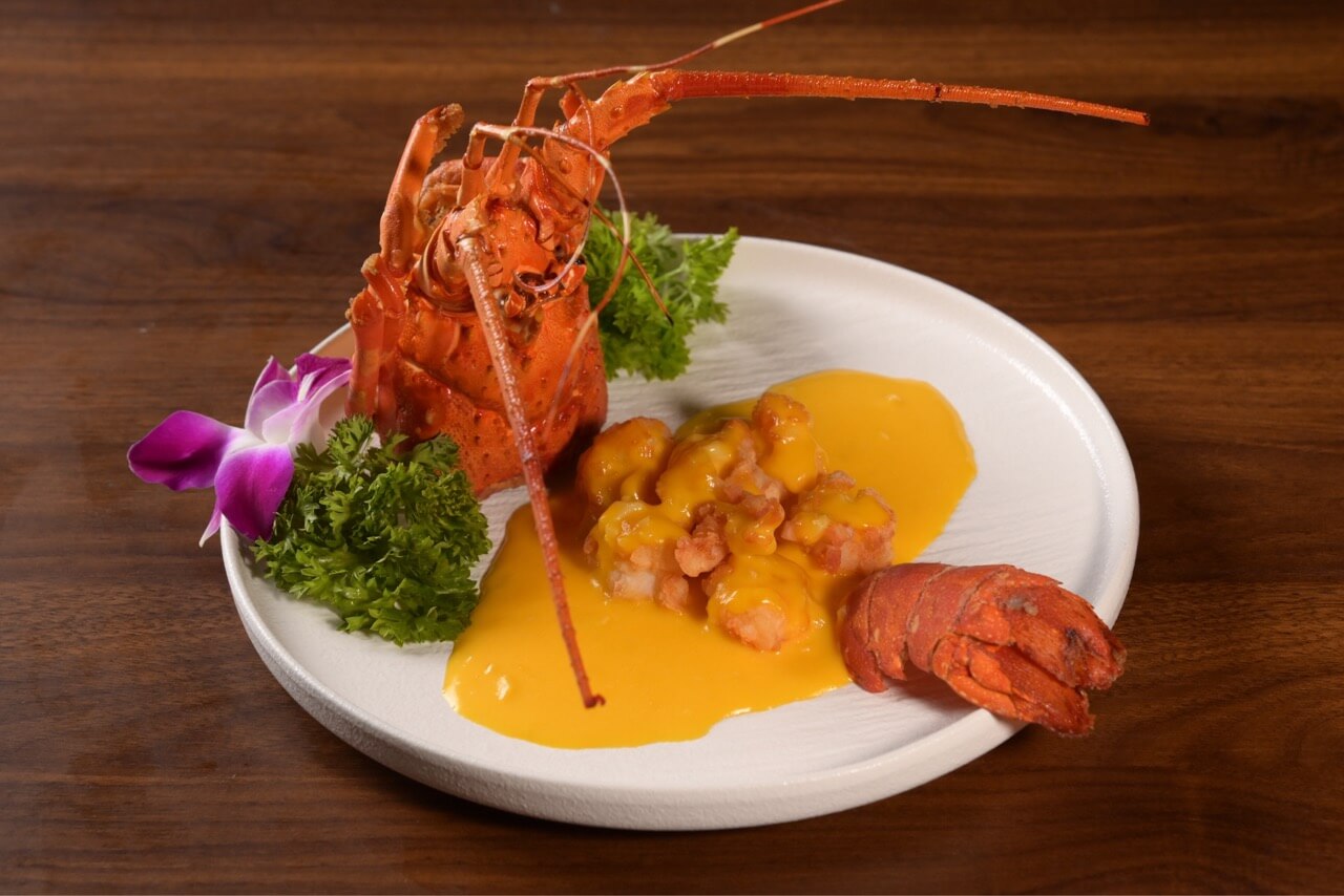 GODレストランのエビ料理