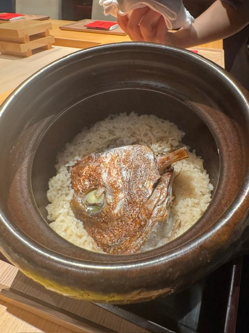 三代目石田屋の名物鯛飯