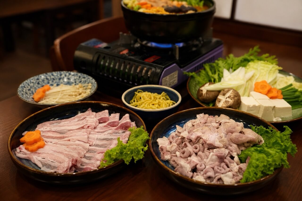 キムチもつ鍋に使用するanfarmブランドの豚肉のイメージ