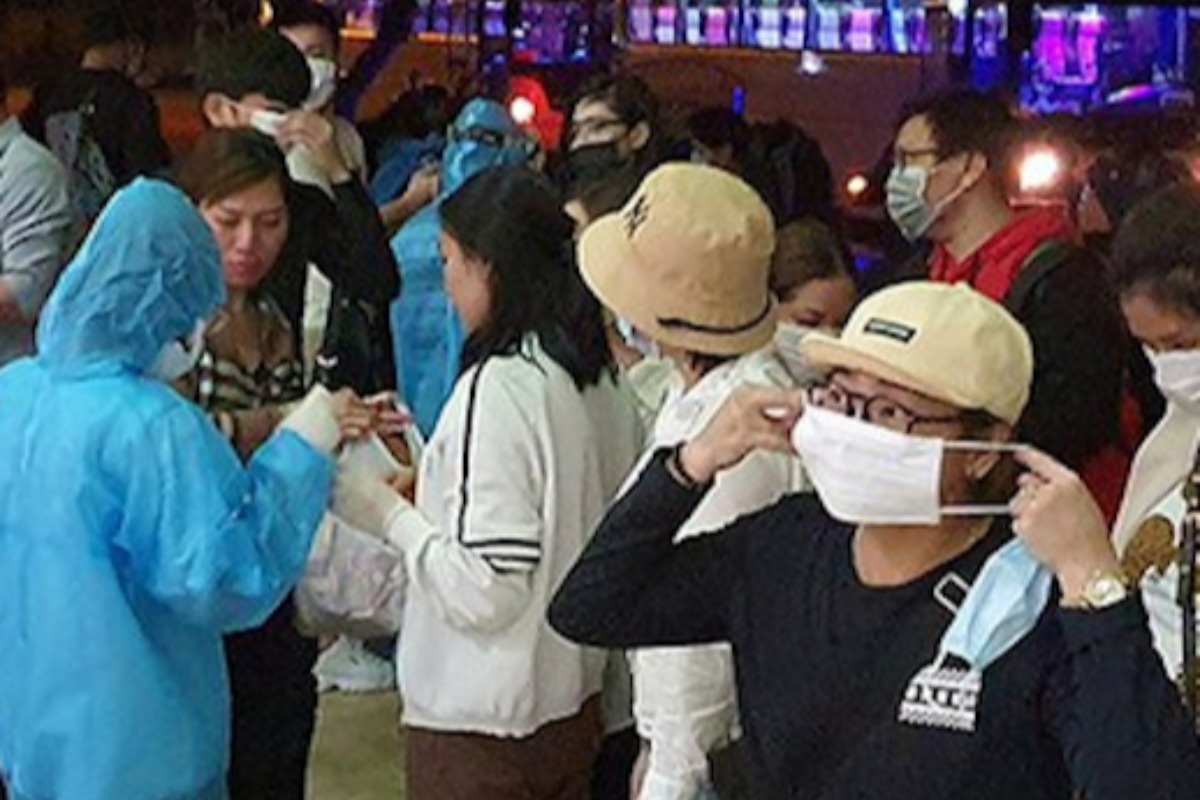 日本から到着の約300人、コロナ感染なし