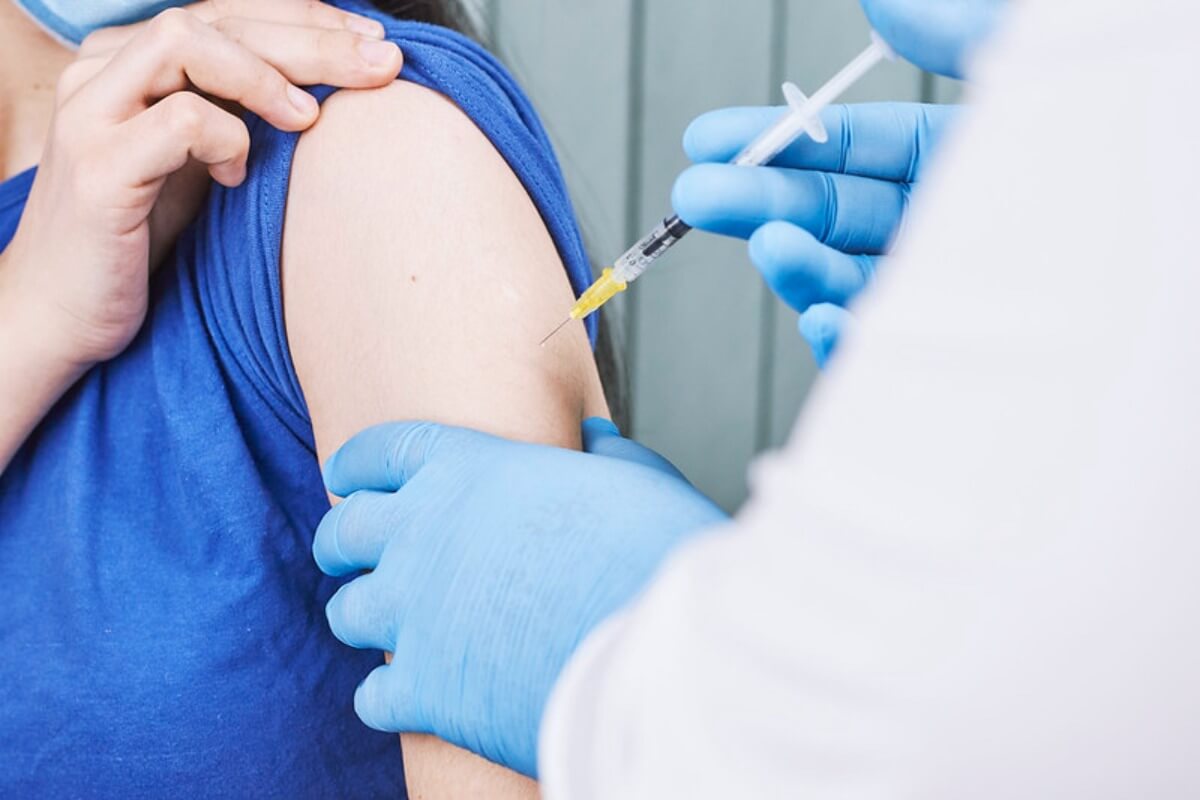 ハノイで15〜17歳対象のワクチン接種始まる、ファイザー製使用