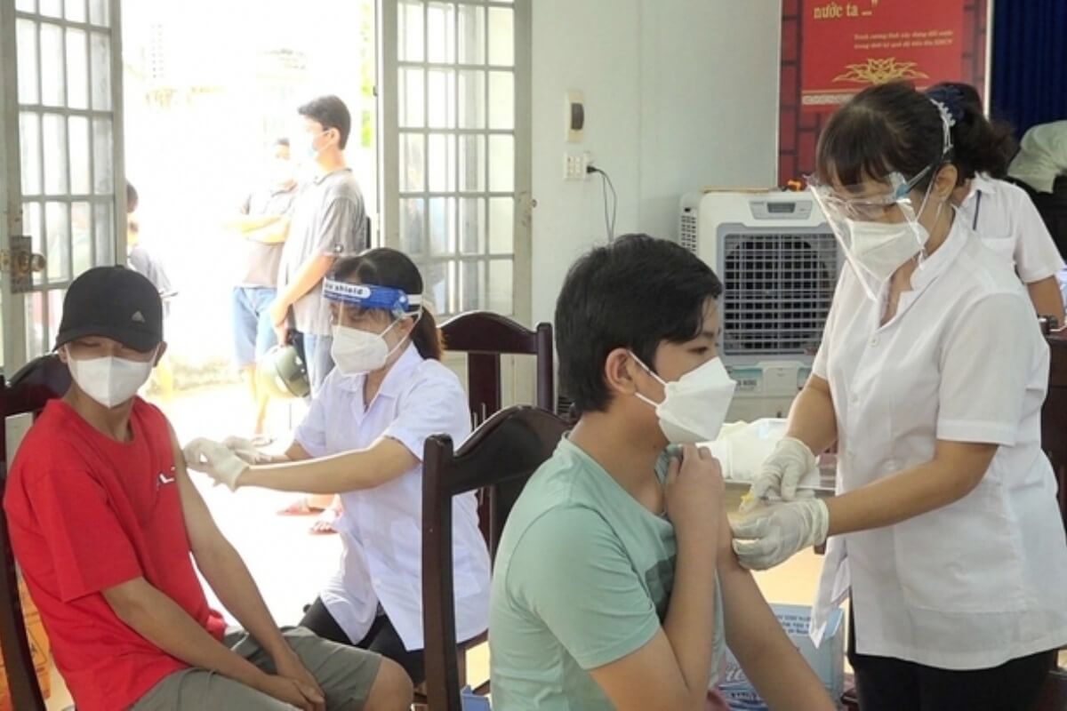 ベトナム：新型コロナワクチン接種後に12歳が死亡　学生3人目