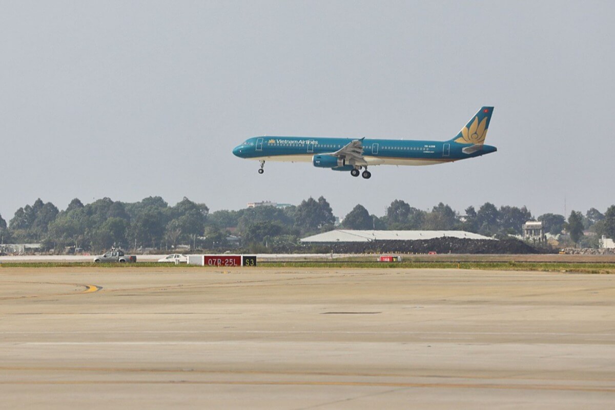 タンソンニャット国際空港、滑走路改修工事のため一部閉鎖