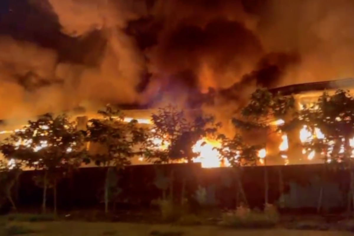 製糸工場が全焼、鎮火に9時間　ドンナイ省　
