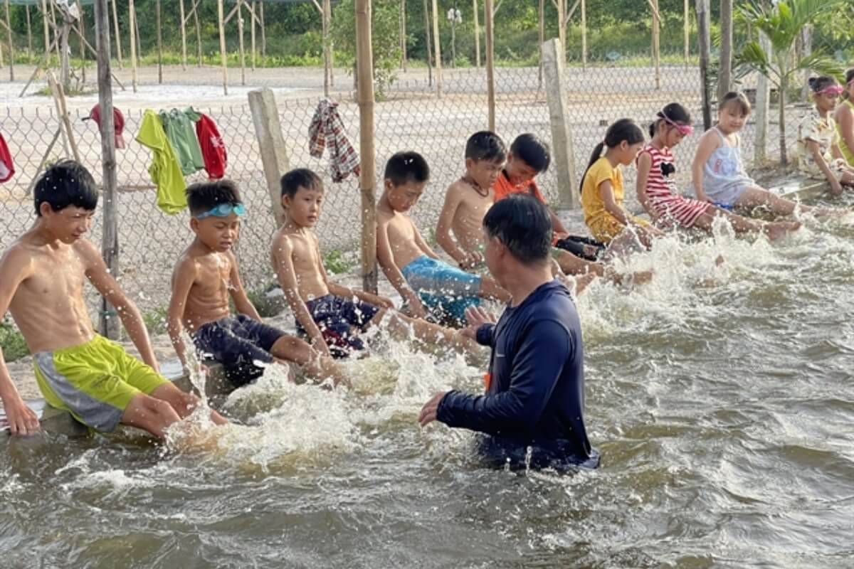 ファム・ミン・チン首相、子どもの溺死防止策を要請
