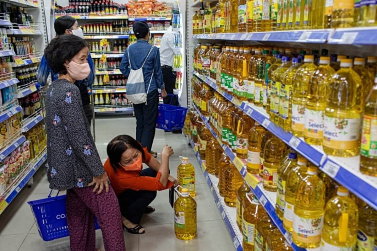 世界的な供給不足を受け、食用油の価格が高騰　ベトナム