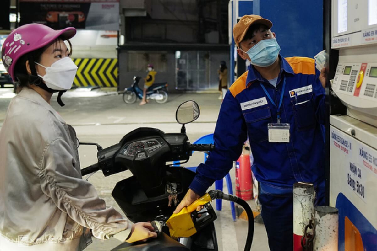 ベトナム、ガソリン輸入関税の半減を決定