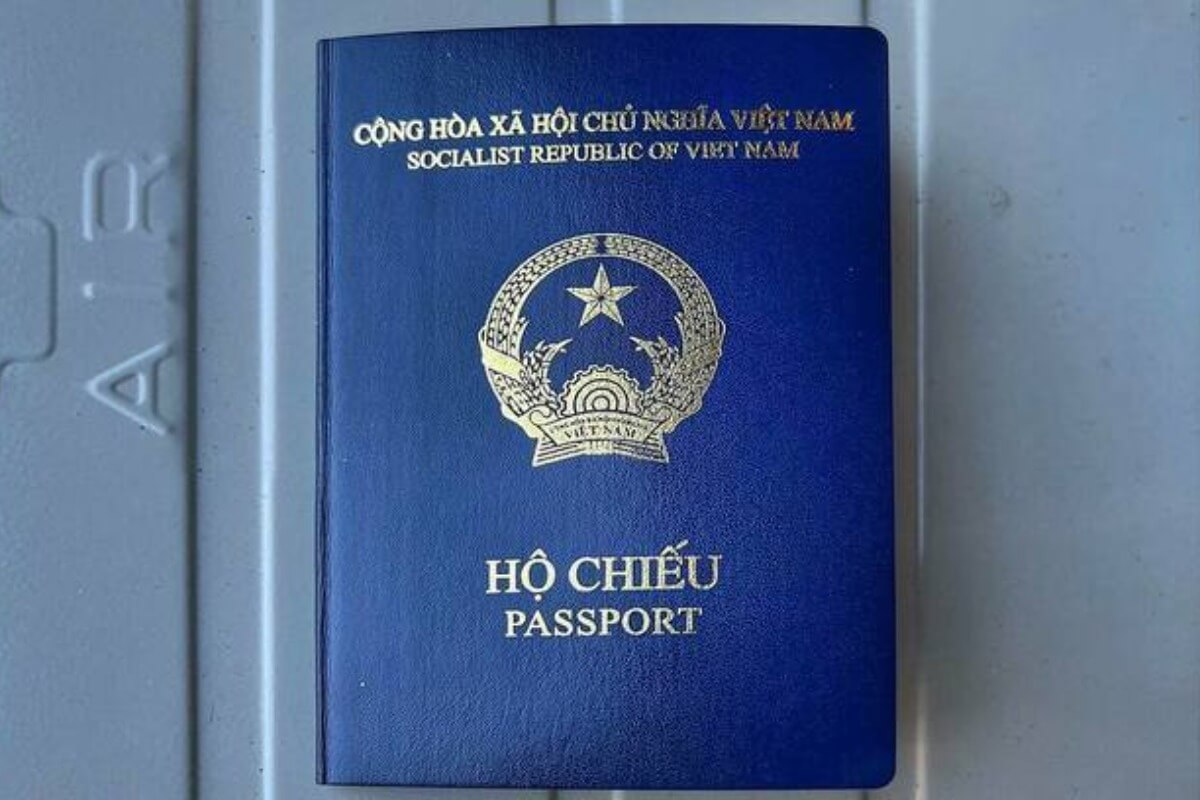 ビザ発給拒否を受け、新パスポートに出生地情報を追加へ