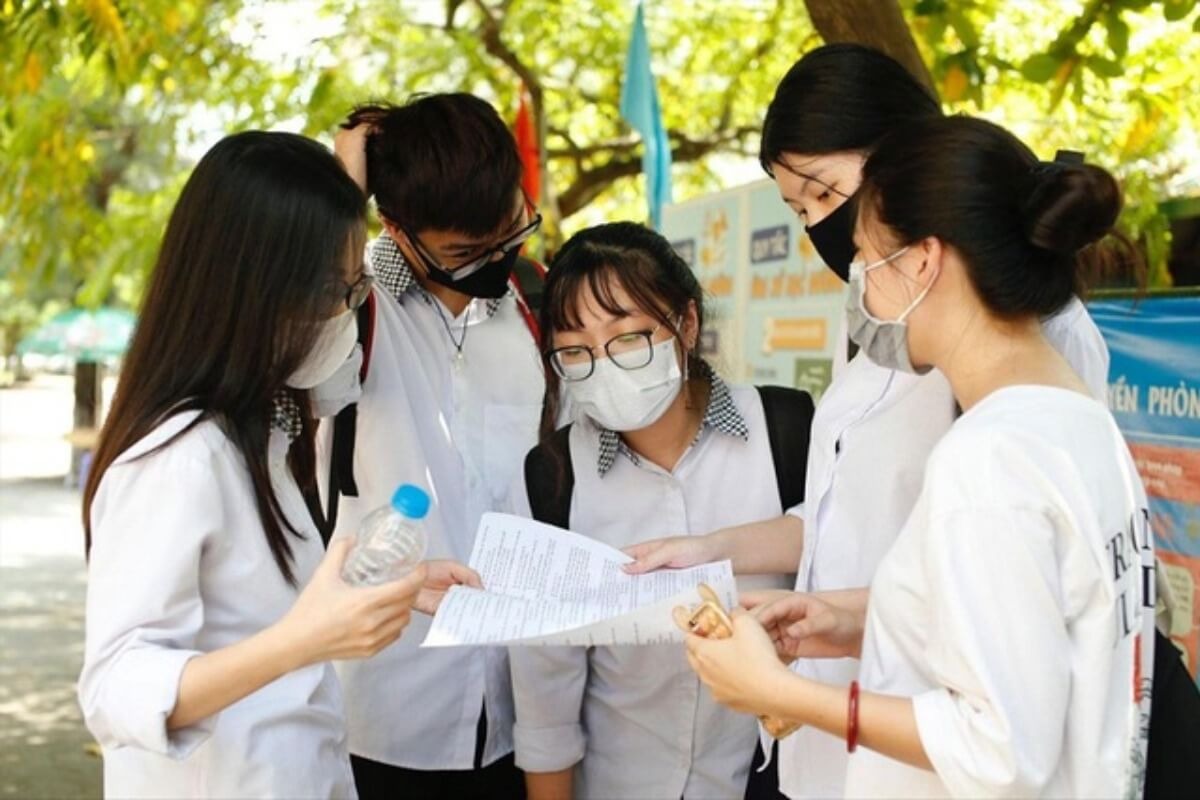 ベトナム：新型コロナ感染者3241人、832人増加　30日
