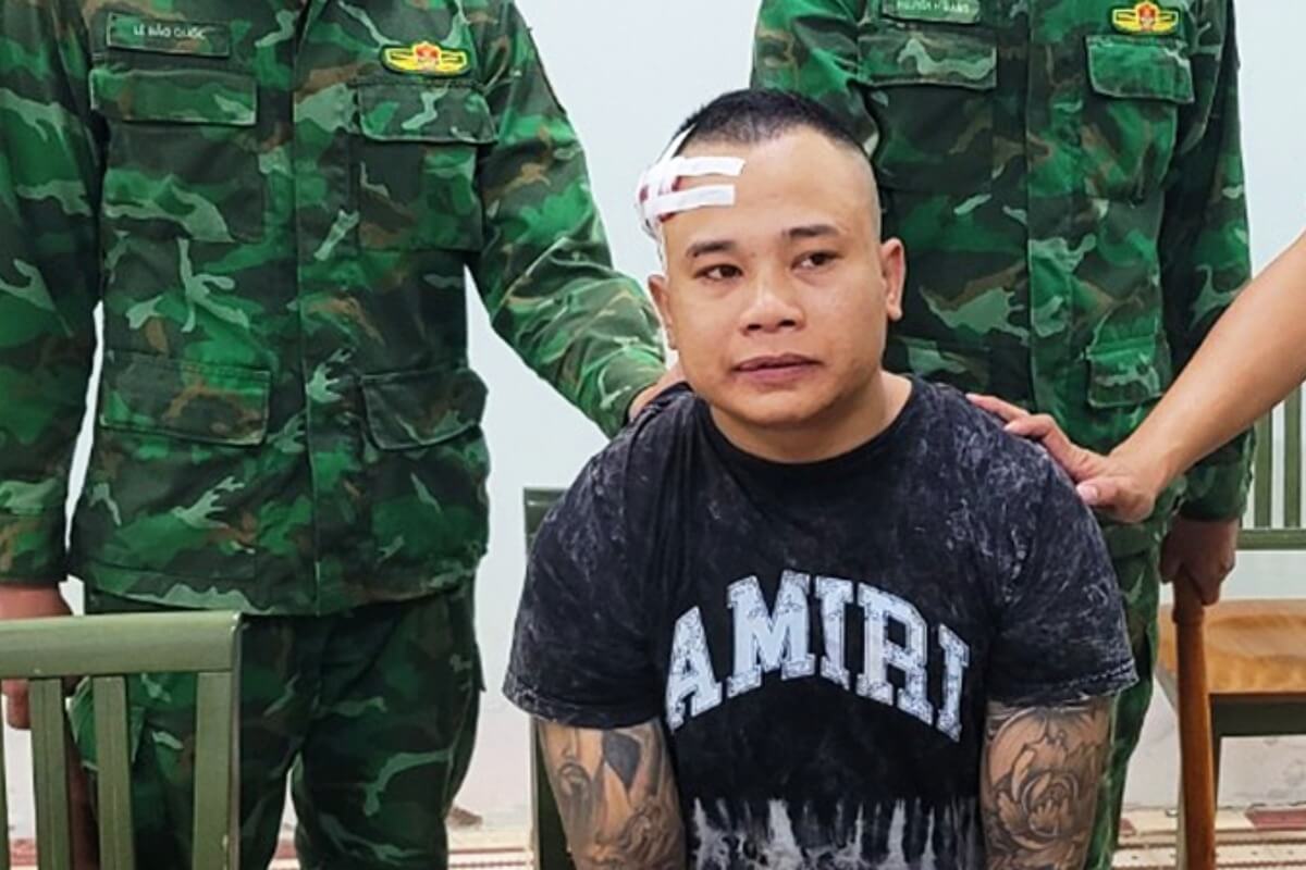 カンボジアから拳銃を密輸、ロンアン省の男性を逮捕