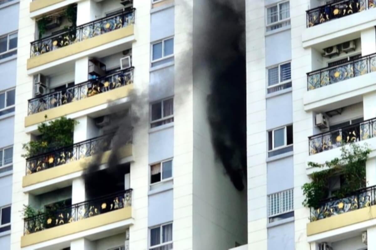 ホーチミン市の高層マンションで火災、数百人が避難