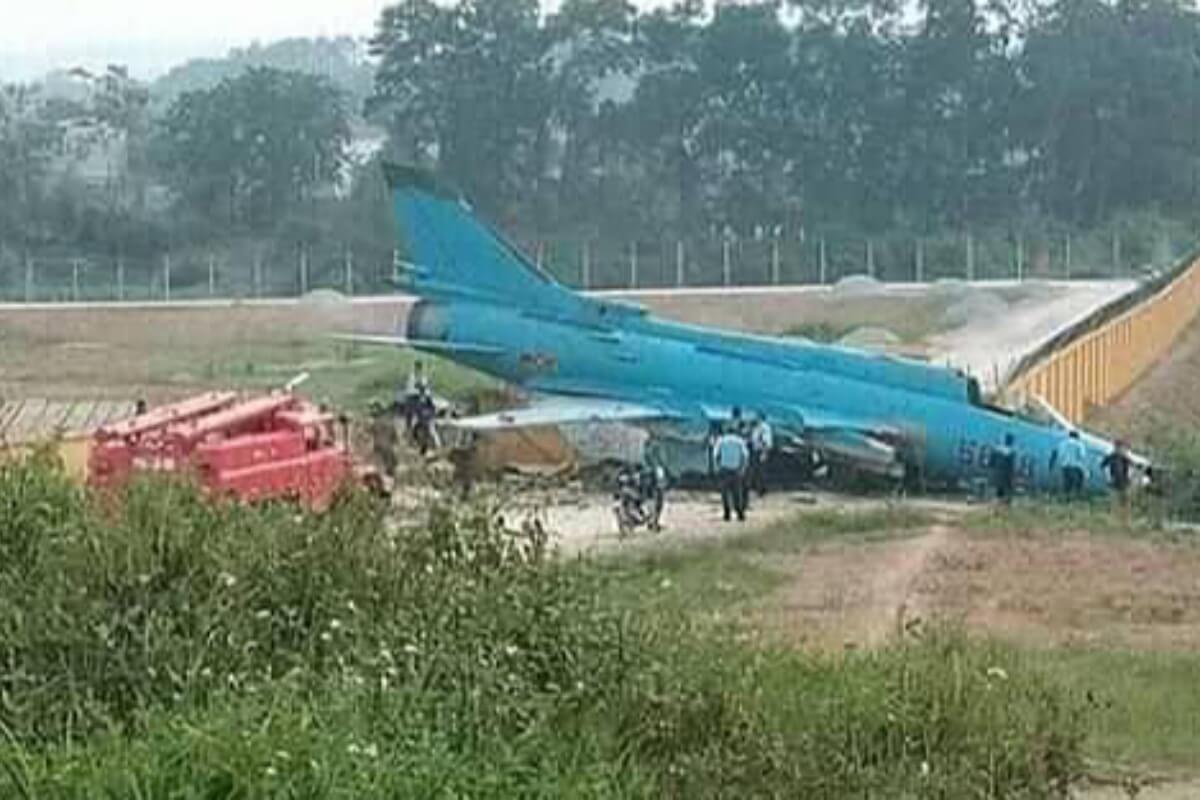 ベトナム北部で軍用機が墜落、パイロット死亡