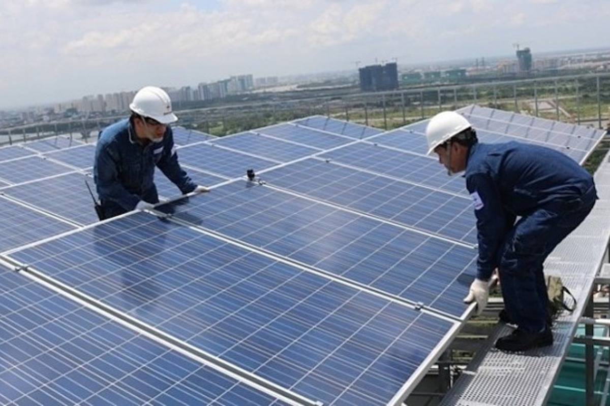 屋上太陽光発電システムの電力買取、停止後2年で何も進展なし