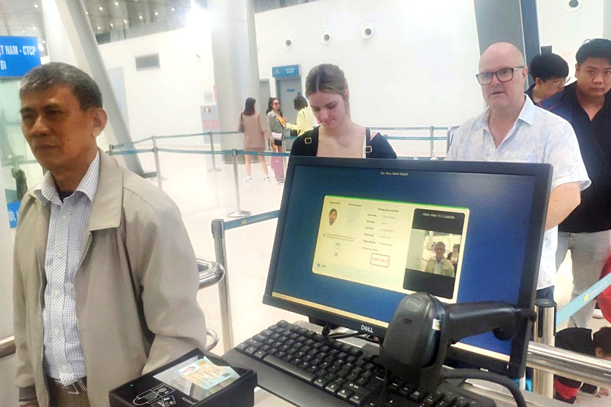 ベトナムの空港混雑、顔認証システムの導入に向けた対策進む