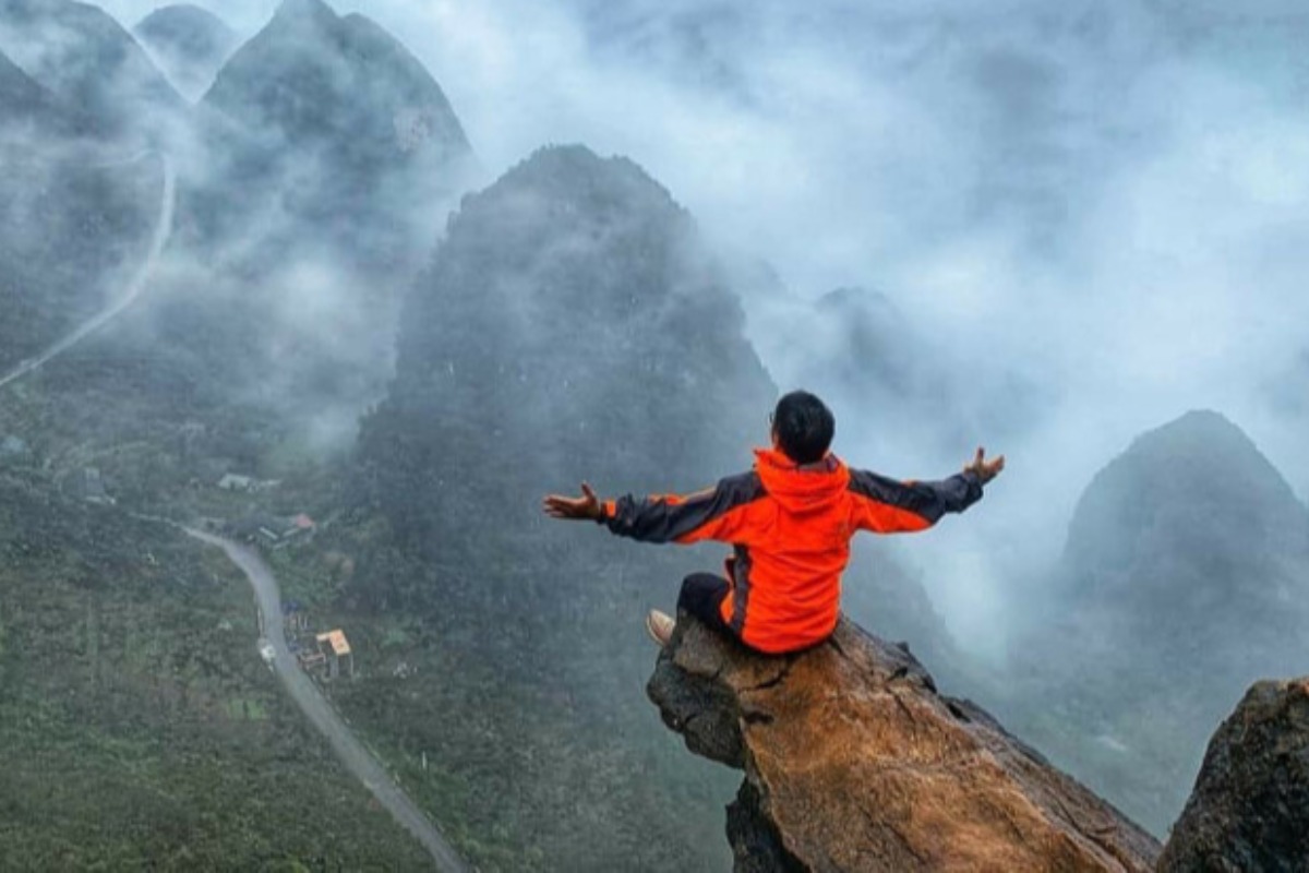 外国人観光客がハザン省の崖から転落、立ち入り禁止エリアで自撮り